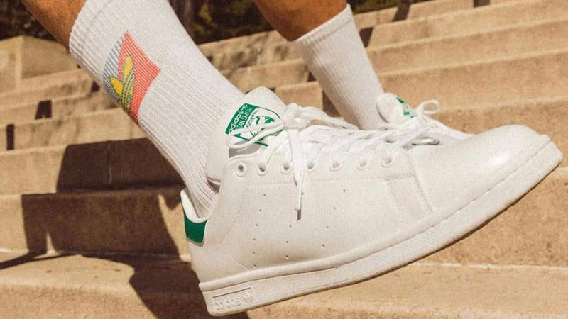 Mix tất và giày phù hợp cho một mùa hè năng động