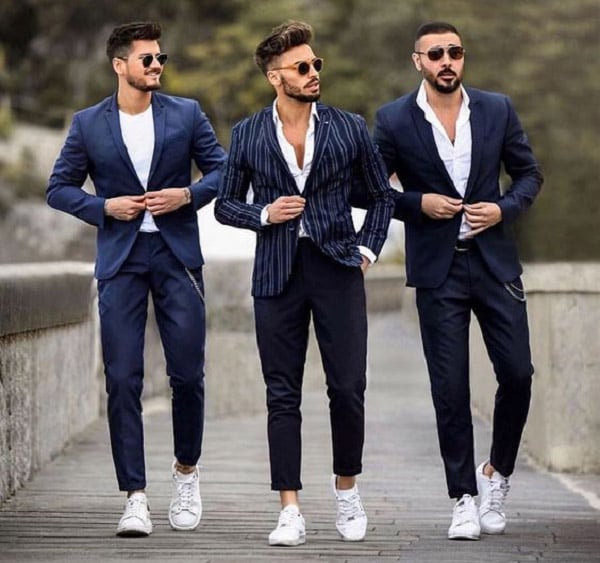 Quần âu phối với giày thể thao nam đi làm đứng đắn, nghiêm túc