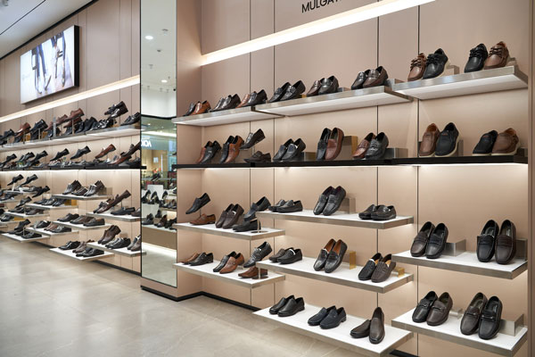 Showroom cửa hàng Mulgati đa dạng mẫu mã và phong cách để lựa chọn