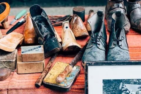 Xác định rõ tình trạng của những đôi giày da vintage cổ để xác định giá trị của chúng