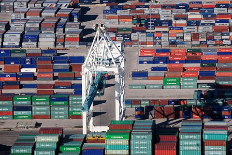 Xeneta: Giá container giảm mạnh