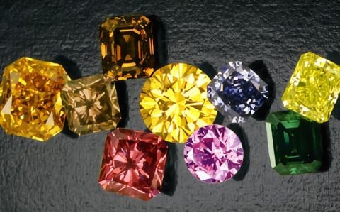 Kim cương tự nhiên có màu sắc như thế nào?