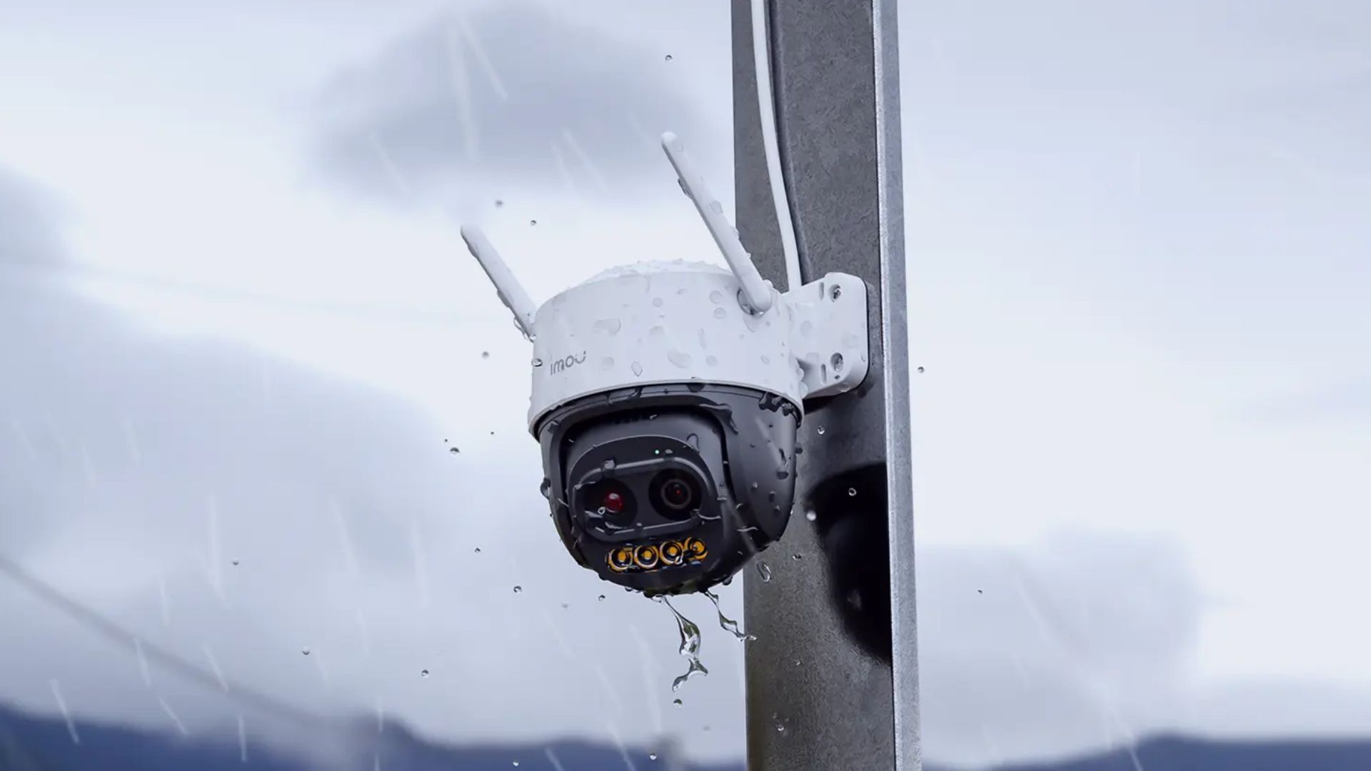 mua camera ngoài trời có khả năng chống nước, chống bụi