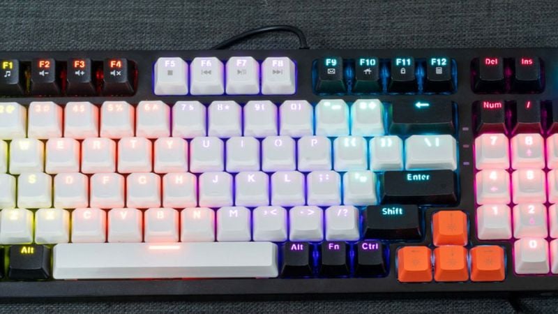 Bàn phím cơ E-Dra EK398 Beta được trang bị đèn LED cầu vồng