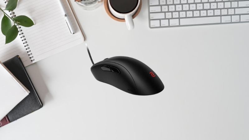 Chuột BenQ Zowie EC3-C Small sử dụng kết nối có dây với cáp USB 2.0 / 3.0 Plug & Play