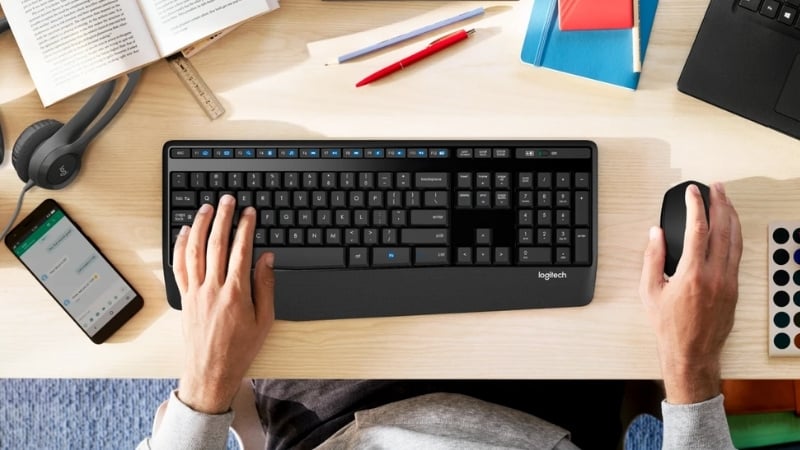 Chuột không dây Logitech M331 được trang bị cảm biến quang học với độ phân giải 1000 DPI