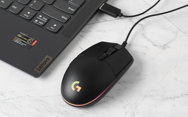 Chuột Logitech G102 sử dụng kết nối có dây với cáp USB 2.1m