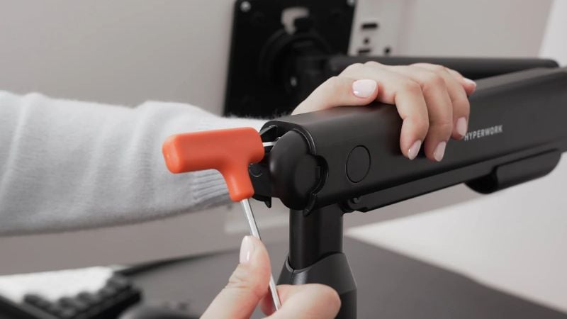 Giá treo màn hình Hyperwork Flexus PA01 giúp bạn dễ dàng điều chỉnh vị trí màn hình