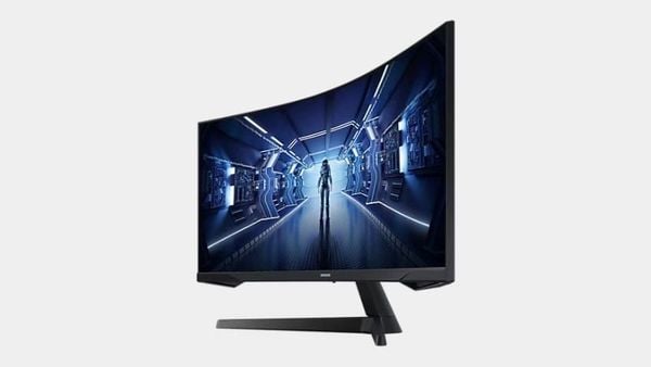 Hỗ trợ HDR10 và gam màu 105% sRGB tái tạo hình ảnh chân thực, sắc nét.