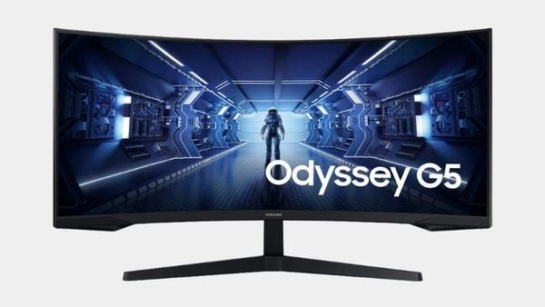 Màn hình cong 34 inch WQHD mang đến trải nghiệm sống động và bao quát.