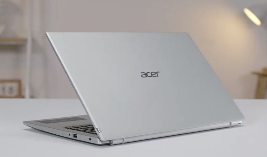 Acer Aspire 3 A315-58-529V có thiết kế tinh tế với màu bạc sang trọng, bàn phím tích hợp phím số để tăng cường hiệu suất làm việc