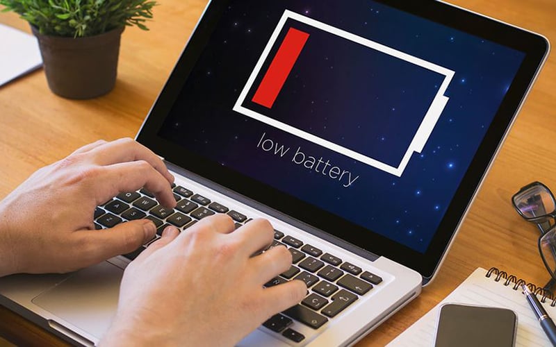 Dùng bộ sạc không đúng với máy