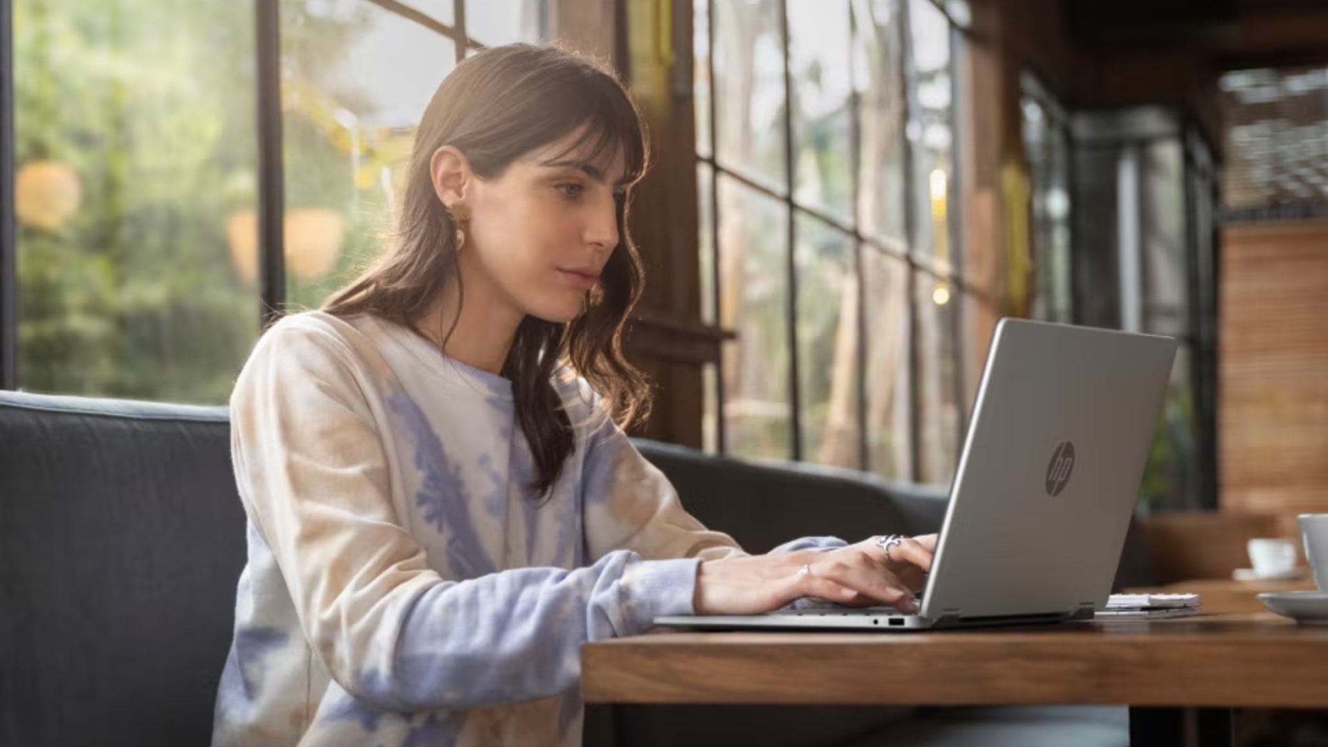 Laptop HP cho dân văn phòng – Word, Excel, làm việc đa nhiệm