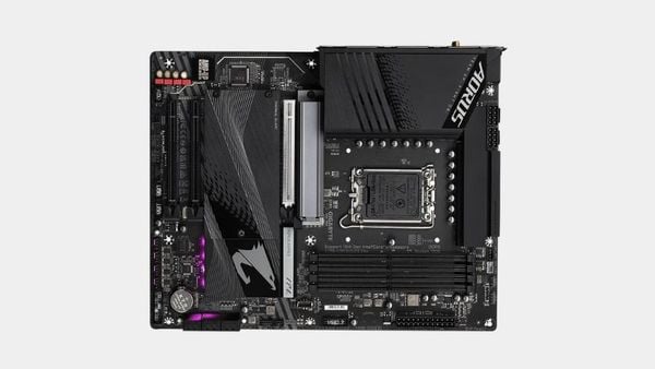 GIGABYTE Control Center giúp theo dõi phần cứng, từ nhiệt độ đến tốc độ quạt, cho phép tối ưu hóa hiệu suất.