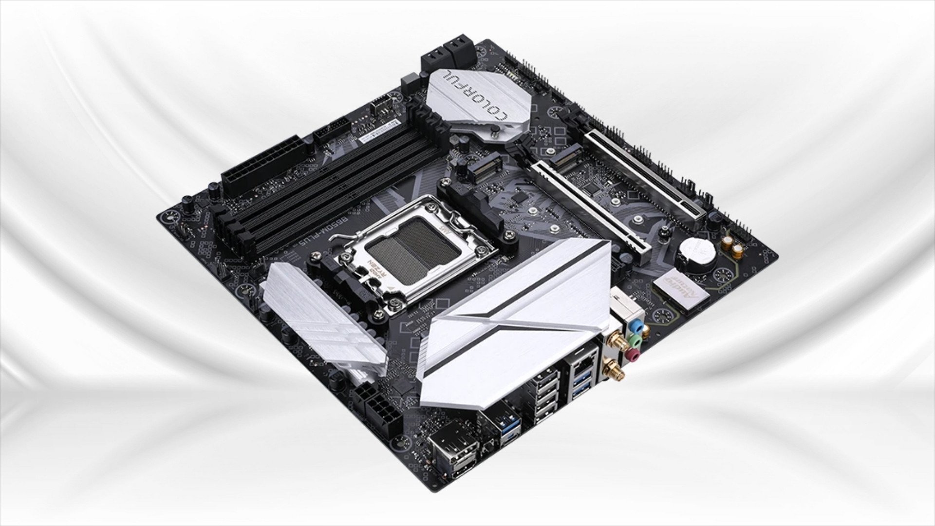 Bo mạch chủ Colorful BATTLE-AX B650M-PLUS – Hệ thống mở rộng linh hoạt – PCIe 5.0 & chuẩn M-ATX