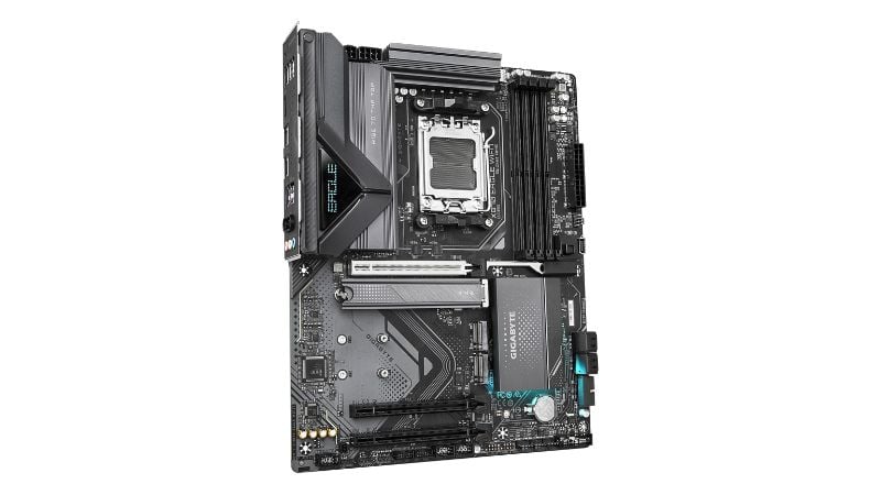 Với form factor ATX tiêu chuẩn, X870 Eagle WiFi 7 mang đến độ bền vượt trội nhờ PCB sáu lớp