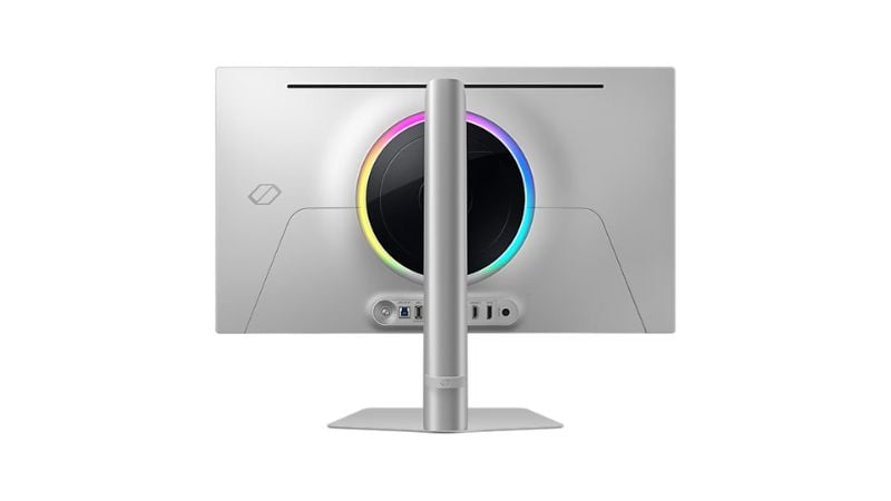 Odyssey OLED G6 trang bị đầy đủ cổng kết nối hiện đại, bao gồm 1 cổng DisplayPort 1.4, 2 cổng HDMI 2.1, và các cổng USB-B 3.0