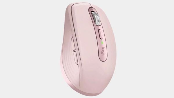 Với công nghệ Magspeed và Quiet Clicks, Logitech MX Anywhere 3S mang đến sự chính xác và yên tĩnh trong từng cú click.