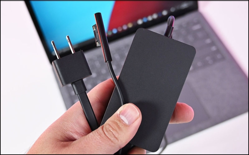 Bạn có thể xem xét việc thay thế sạc pin mới cho laptop của mình