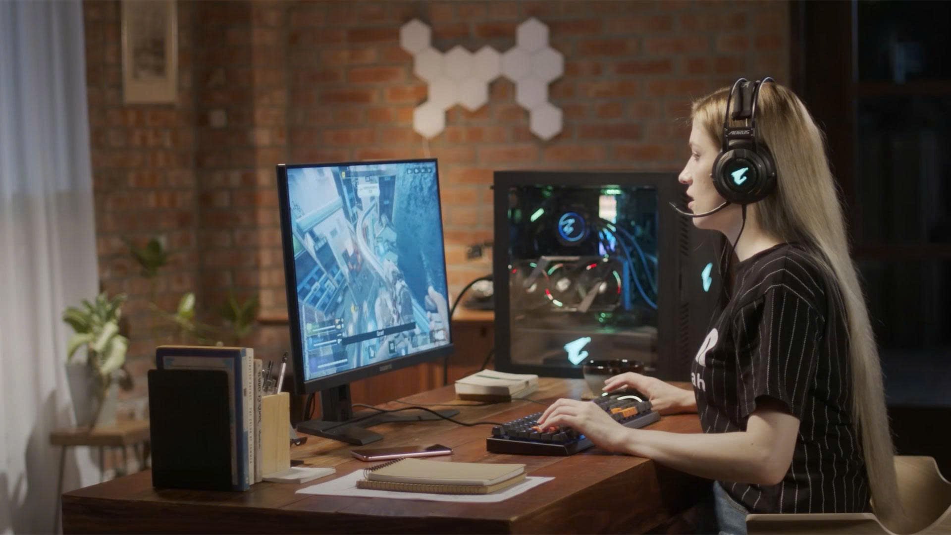 Màn hình Gaming Gigabyte M32QC - mượt mà trên từng khung hình