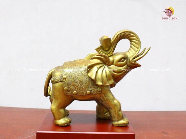 Tượng voi bằng đồng dài 70cm trang trí phòng khách theo phong thủy ...