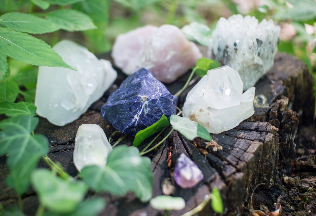 Thạch anh - Loại đá quý có nhiều bí mật huyền bí trong nghệ thuật Massage mặt