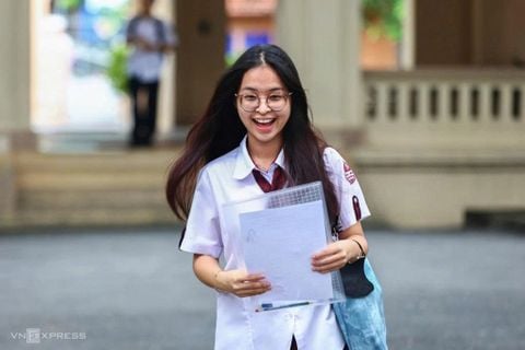 Hơn 15.300 bài thi tốt nghiệp THPT 2025 đạt điểm 10