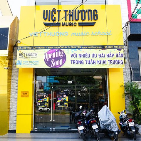 Showroom Việt Thương Music 289 Vành Đai Trong
