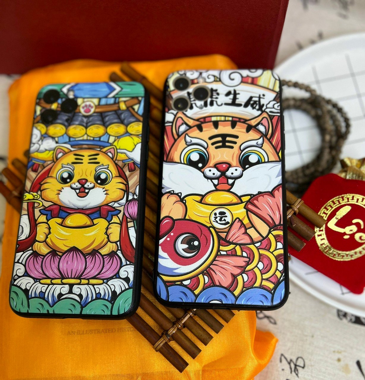 Ốp lưng điện thoại in hình in logo tại Con Hiu Hồng Gift