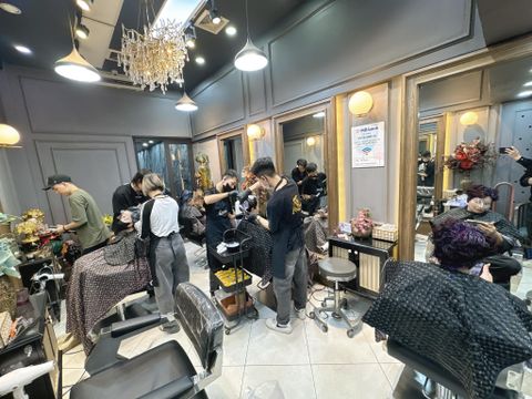 Tú Salon 93 Yên Phụ