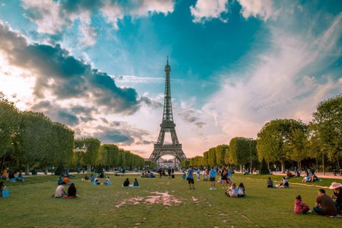 Cuộc Sống Sinh Viên Tại Pháp: Những Kinh Nghiệm Hữu Ích 2024