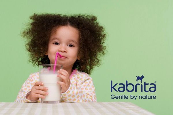 sữa dê chứa đường lactose
