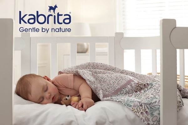 6 tư thế ngủ của trẻ sơ sinh