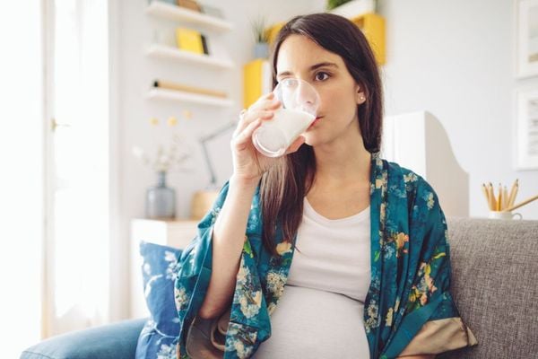 khi nào mẹ không nên uống sữa bầu