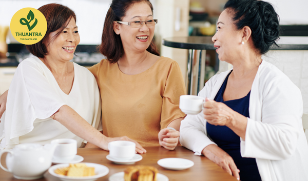 Thưởng Thức Trà Hoa Bưởi: Tạo Nên Ký Ức Đẹp Trong Ngày Sum Hợp