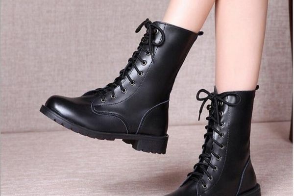 Boot cao cổ nữ kết hợp với phong cách thời trang hiện đại
