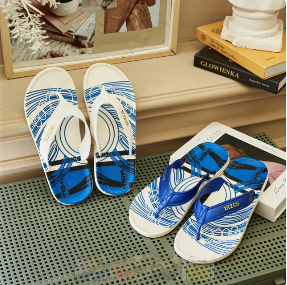 Chọn dép như thế nào để đi mưa tránh trơn trượt