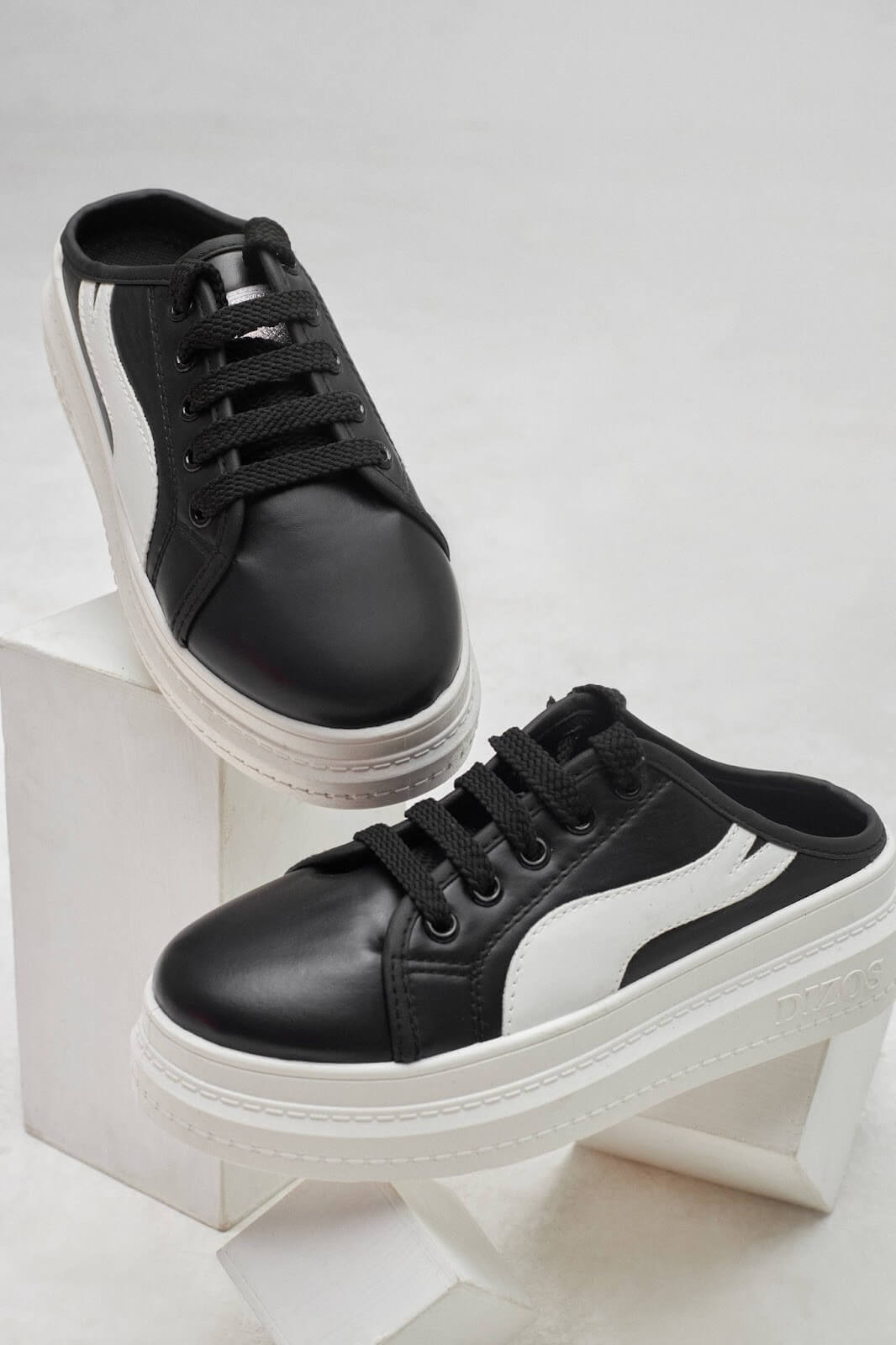 Có nên chọn sục thể thao nữ đế cao, độn gót không?