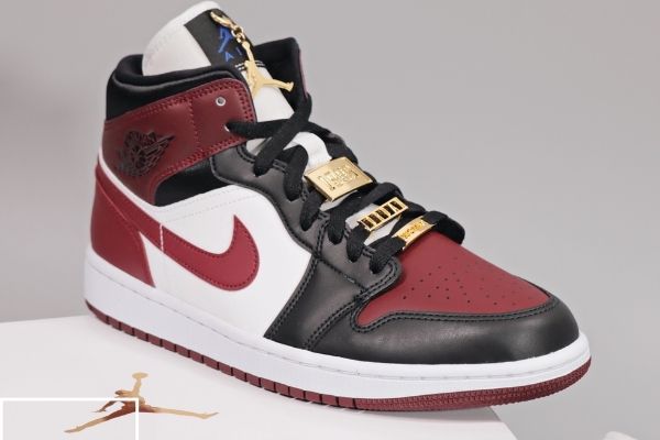 Điểm danh những mẫu giày thời trang nữ đang được ưa chuộng