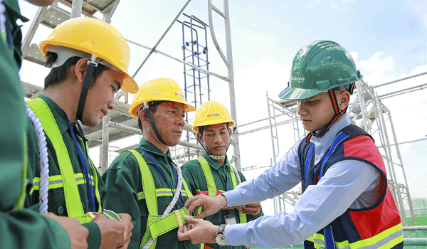 Nón bảo hộ? Phân biệt chức vụ qua màu sắc nón bảo hộ