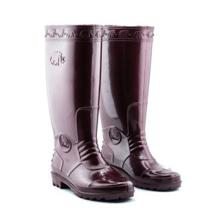 Tại sao nên sử dụng ủng bảo hộ trong lao động?