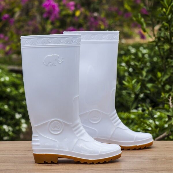 Tầm quan trọng ủng bảo hộ cao su trong lao động