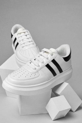 Giải mã sức hút đến từ những đôi giày sneaker tăng chiều cao nam