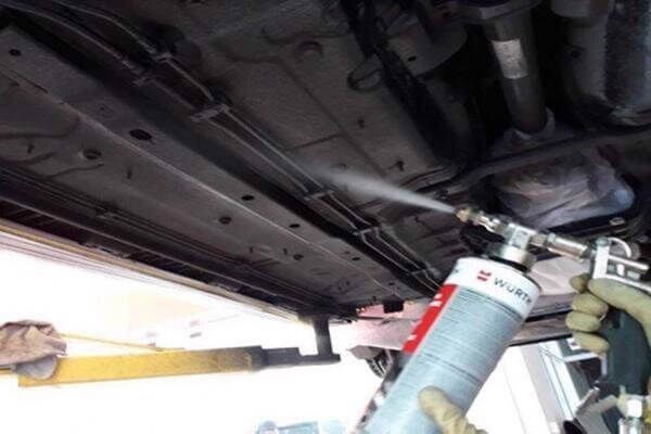 Lợi ích khi phủ gầm cách âm chống sét cho xế hộp của bạn