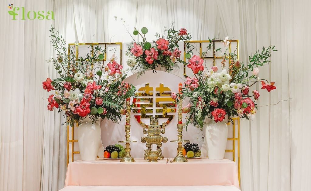 Cắm Hoa Bàn Thờ Gia Tiên Ngày Cưới Đẹp 2025