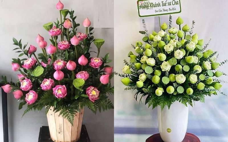 Sự xen kẽ giữa hoa sen và trúc tạo nên sự hài hòa và cân đối cho bình hoa