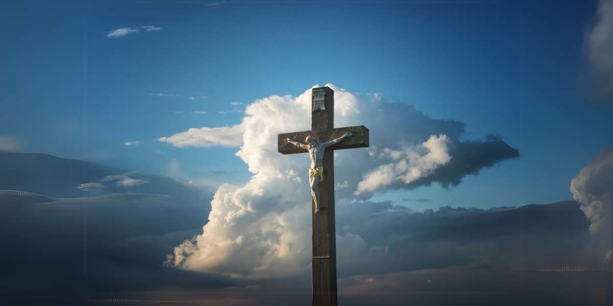 Hình nền laptop ấn tượng với tượng Chúa Giêsu chịu nạn trên cây thập giá sừng sững giữa nền trời xanh thẳm