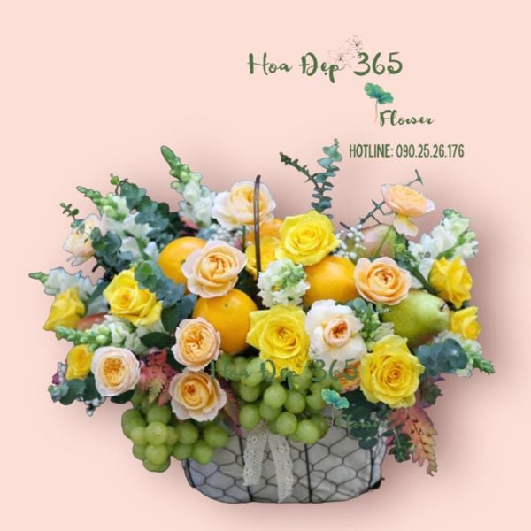 Giỏ hoa trái cây dáng cơ bản dành tặng bạn gái.