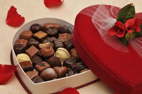 Valentine không thể thiếu đi những viên kẹo socola xinh đẹp ngọt ngào