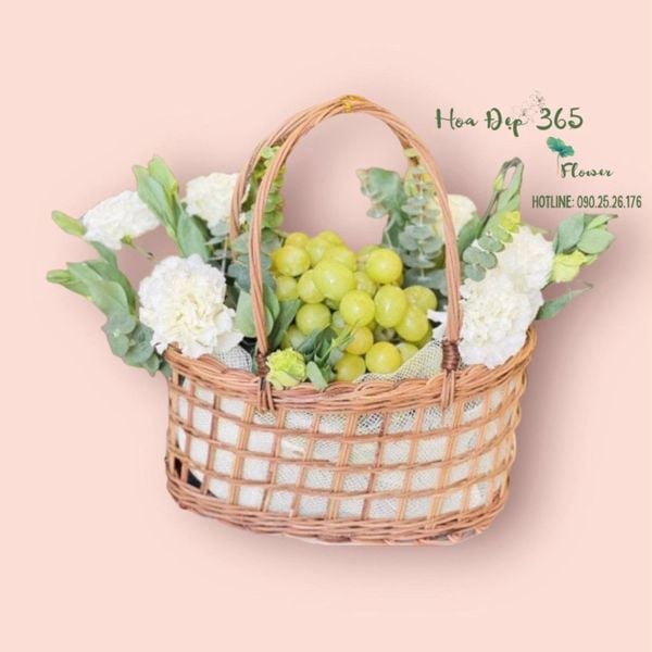 Giỏ hoa mix nho vừa ngon vừa đẹp sẽ giúp bạn ghi điểm rất nhiều trong lòng crush